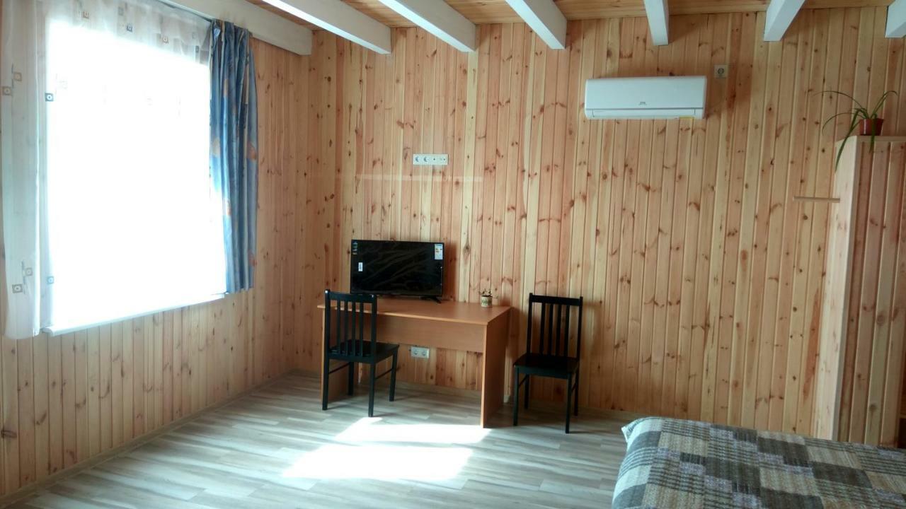 Hotel Eco House Chornomorsk Exterior foto