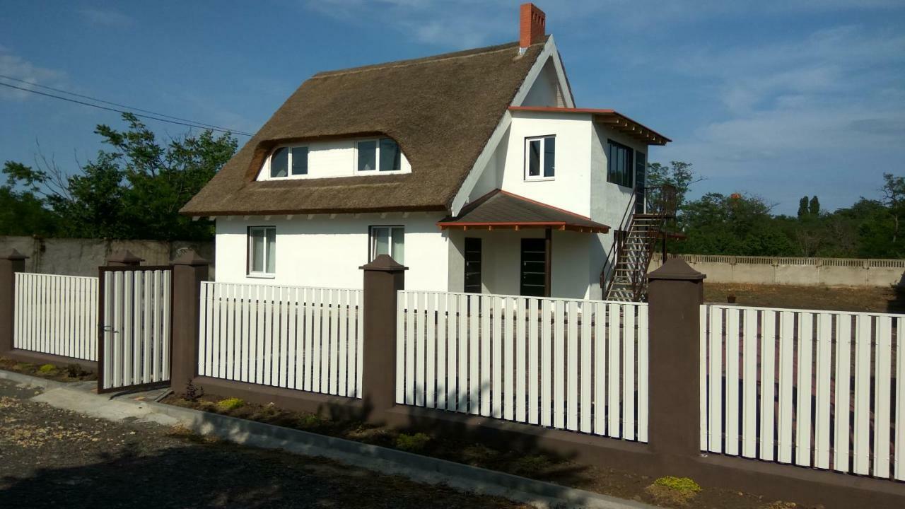 Hotel Eco House Chornomorsk Exterior foto